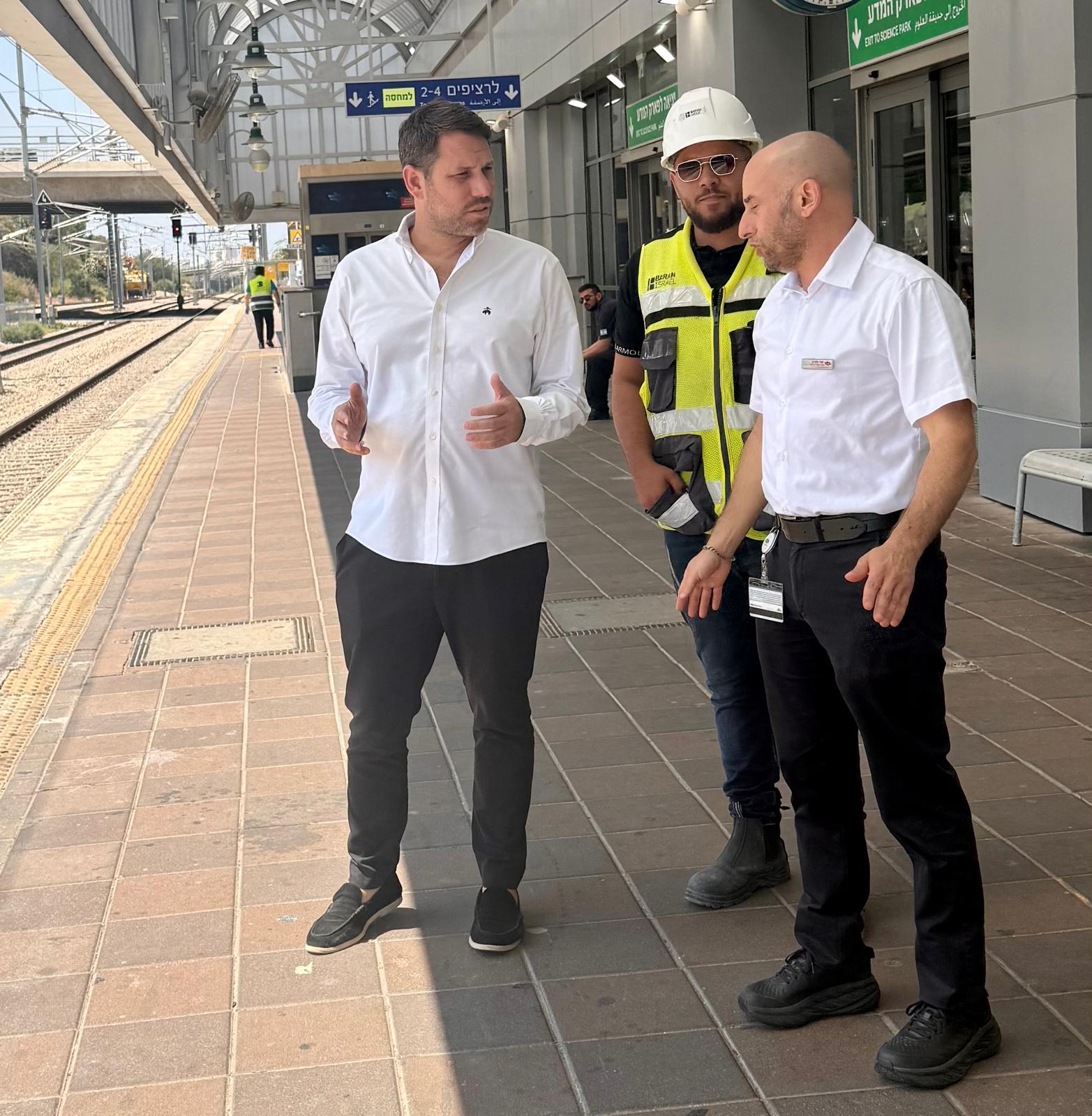 לקראת השלמת הליך השדרוג של תחנת הרכבת ברחובות, מנכ״ל משרד...