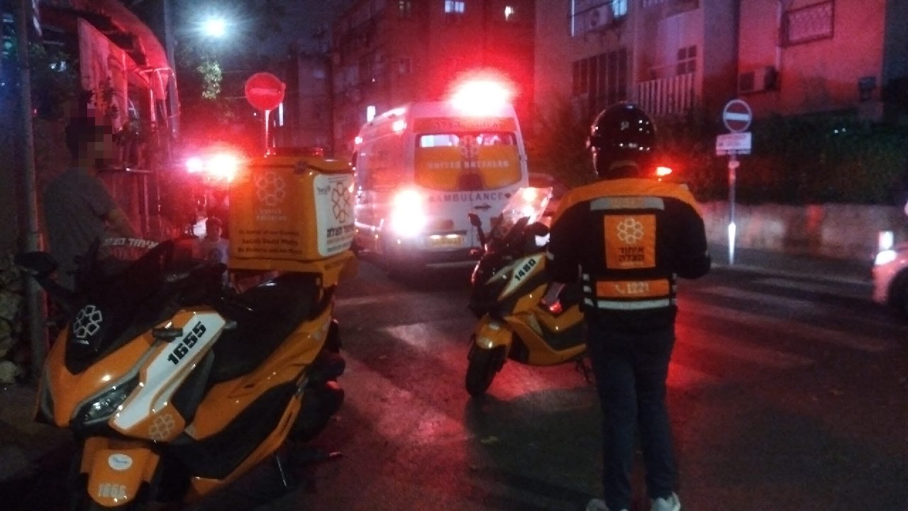 תאונה עם מעורבות אופנוע והולך רגל אירעה ברחוב דנגור ברמת גן...