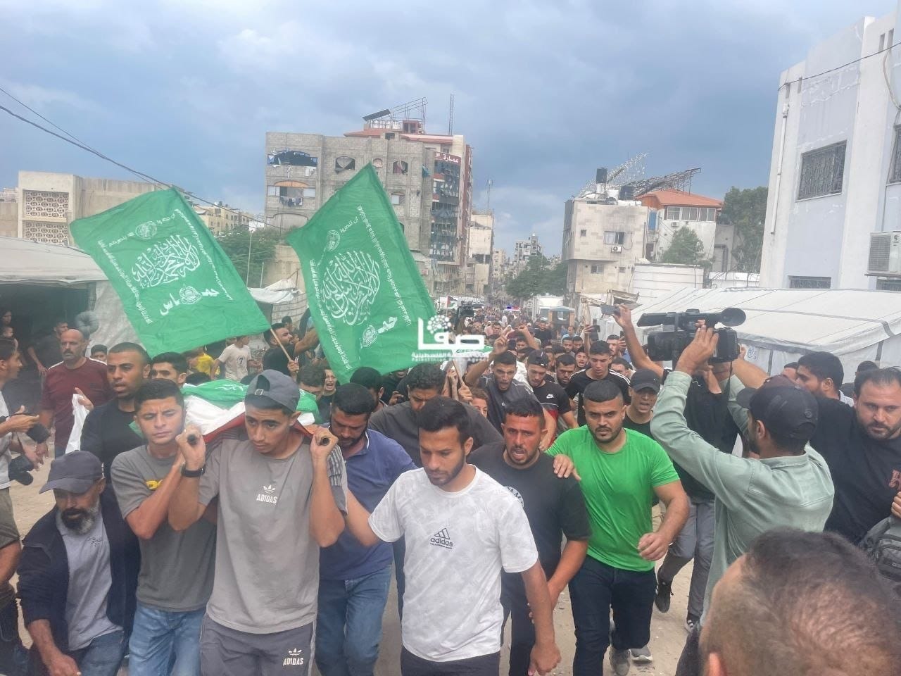 הבלתי מעורבים מקיימים כעת הלוויית ענק לבכיר החמאס אל-ביכ...