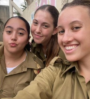 אמה של התצפיתנית נועם אברמוביץ ז״ל בפוסט קורע לב:...