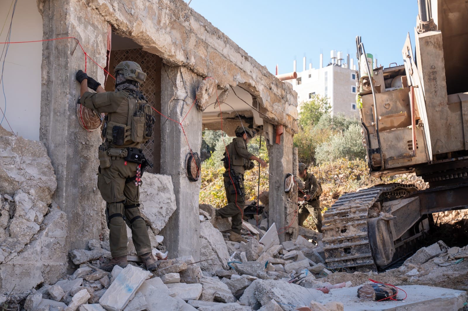 כוחות הביטחון פועלים ביהודה ושומרון במבצע מעצרים ותחקורים,...