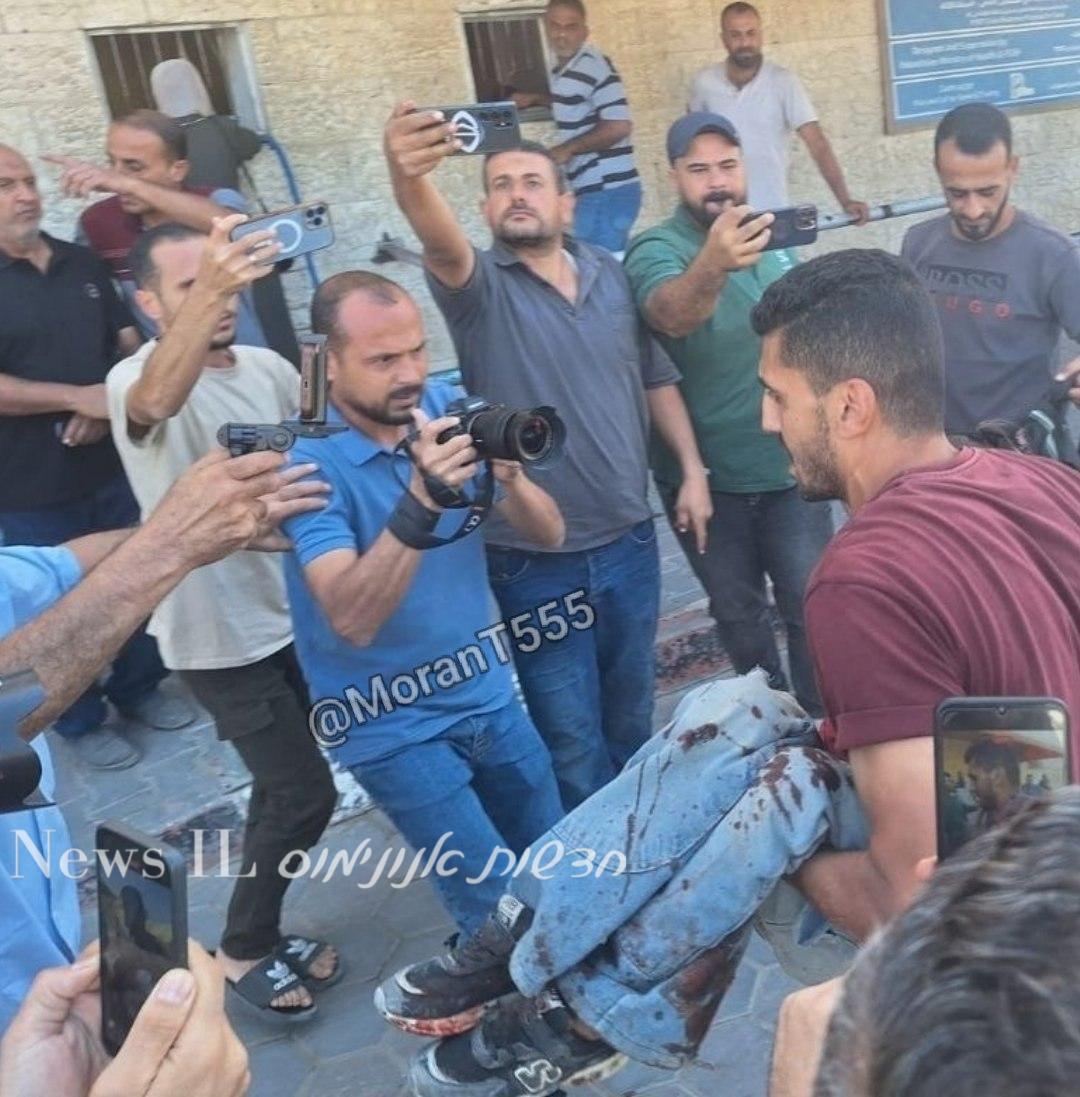 אף אחד לא קם לעזור, ישר שולפים מצלמה...