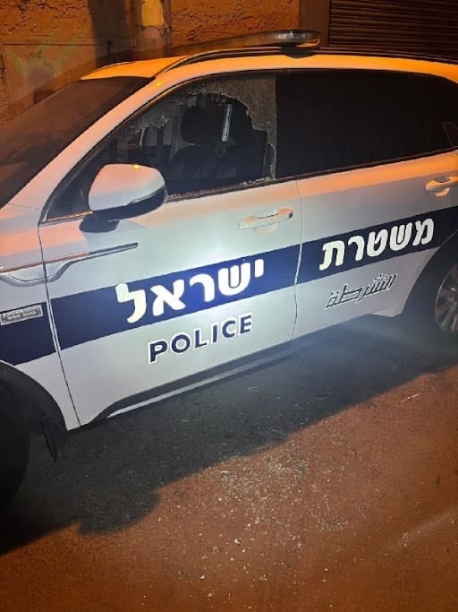 המשטרה עצרה נתין זר בשנות ה-40 לחייו מצ'אד, שניפץ הלילה שמשות...
