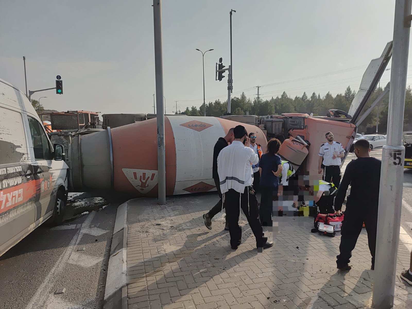 מגבעת כוח...