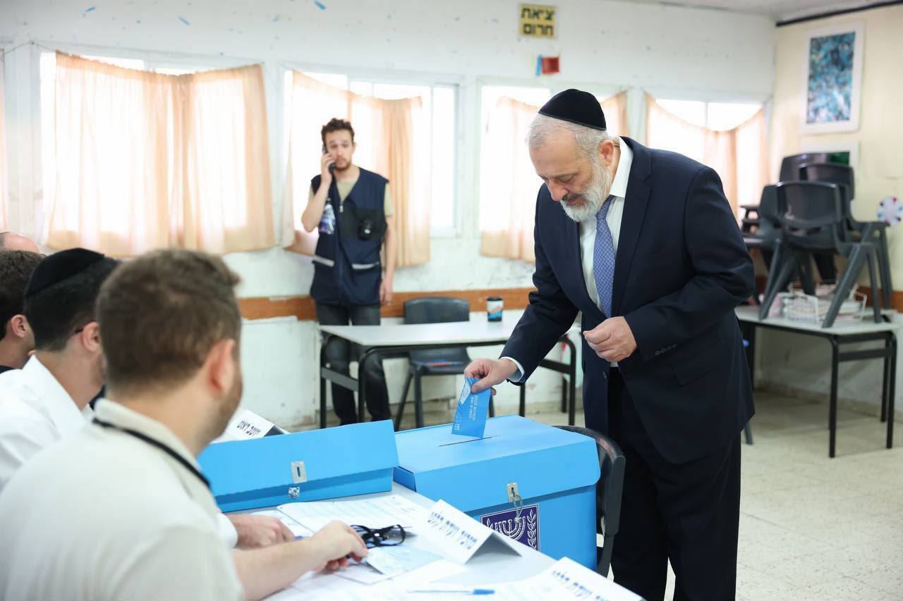 🔴 ראשי המפלגות הגיעו מוקדם: דרעי, בן גביר, יאיר גולן, עופר...