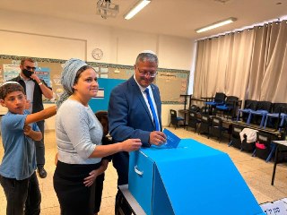 🔴 ראשי המפלגות הגיעו מוקדם: דרעי, בן גביר, יאיר גולן, עופר...