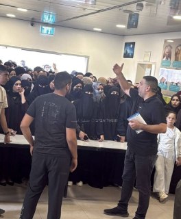 הערוץ העזתי "אל-מנח'ל", ממתנגדי חמאס המובהקים, מגיב לתמונות...
