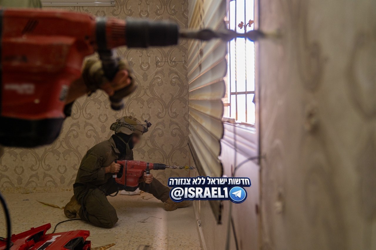חברון: צה"ל הרס הבוקר את בתיהם של שני המחבלים מההיתקלות בצומת...