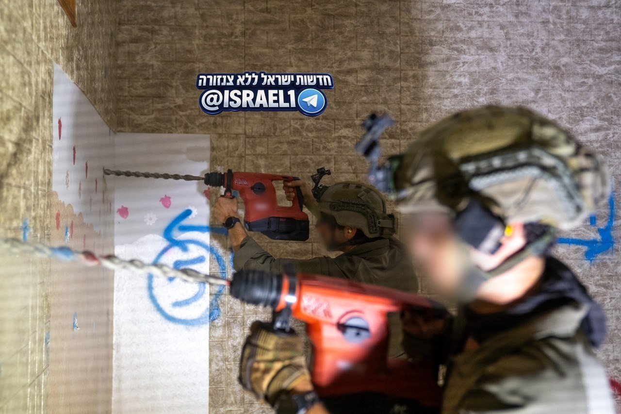 חברון: צה"ל הרס הבוקר את בתיהם של שני המחבלים מההיתקלות בצומת...