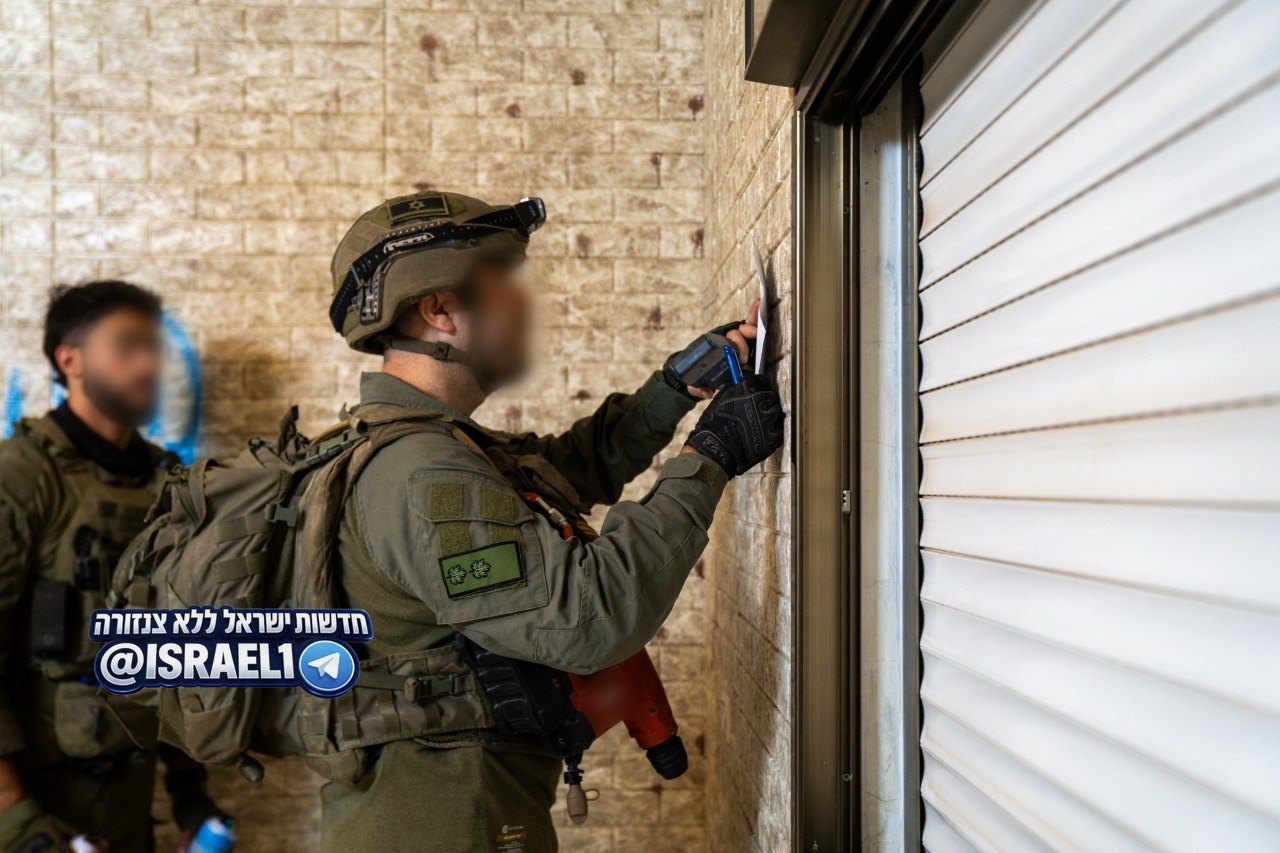 חברון: צה"ל הרס הבוקר את בתיהם של שני המחבלים מההיתקלות בצומת...