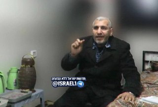 אל-ג'זירה פרסמה הערב תיעוד נדיר מתוך המנהרות: ישיבות "המועצה...