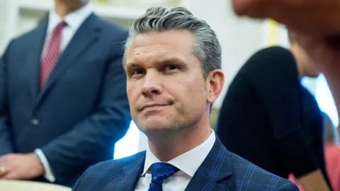 🔴 עיתון אטלנטיק: הדמוקרטים בוחנים אפשרות להדיח את שר ההגנה...