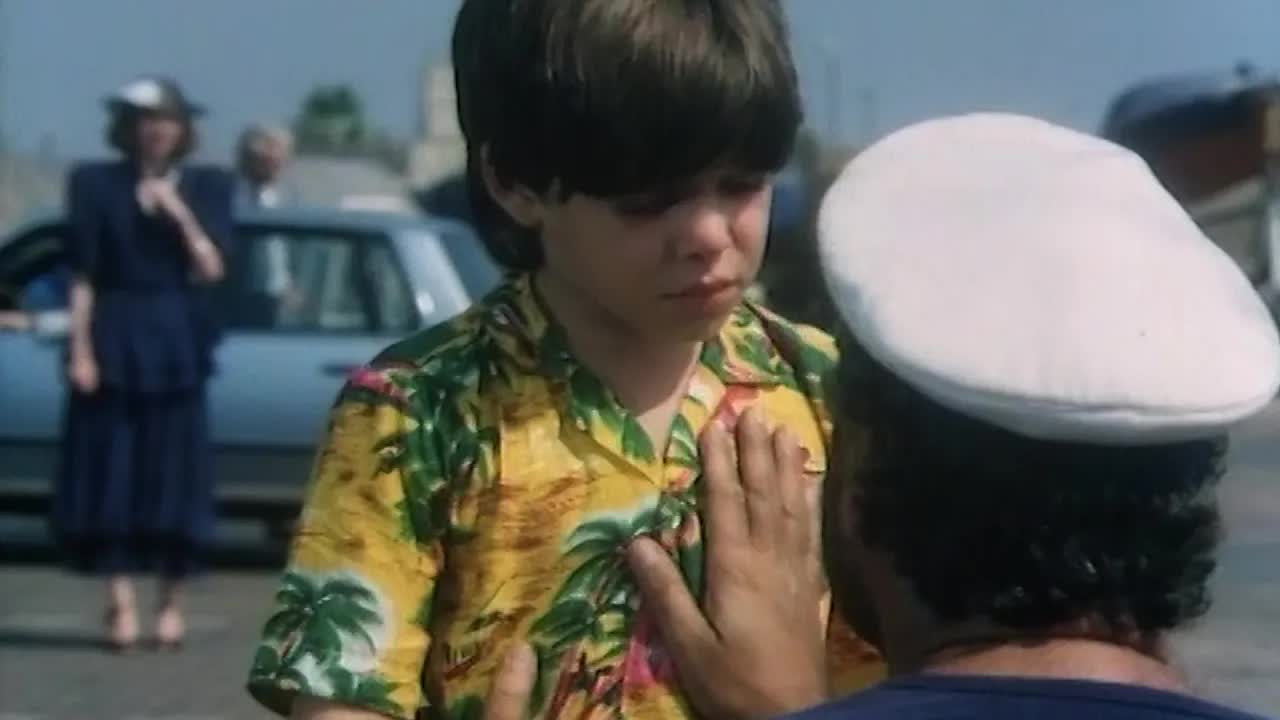 אחת הסצנות המרגשות והזכורות בתולדות הקולנוע הישראלי, מתוך...