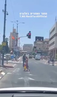 עוד טירוף מראשון לציון. בן אדם עלה על רמזור