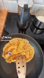 MrPanface (@mrpanface): ״The crepes aren’t alright 🤘 @The Offspring״.The Kids Aren&