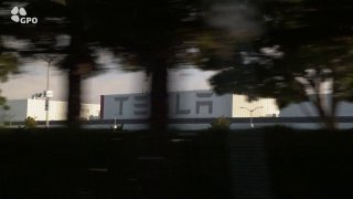 ראש הממשלה בנימין נתניהו ורעייתו שרה בתחילת הפגישה עם היזם...