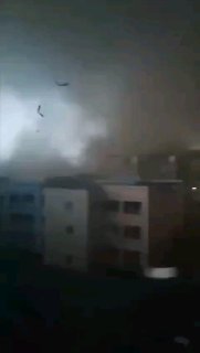 סופת טורנדו הרסנית בעיר סוקיאן, סין. דווח על עשרות פצועים...