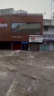 הצפות קשות בעיר נאגפור, העיר השלישית בגודלה בהודו...