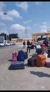 תיעוד של התקיפה הישראלית באזור מעבר רפיח. יש דיווח על 2...