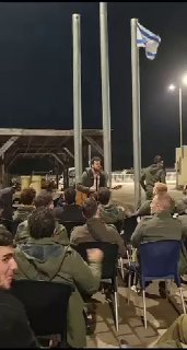 אריק ברמן שר לחיילים בצפון...