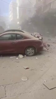 התקיפה בדאחיה לפני דקות אחדות
...