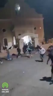 פלסטינים תקפו הלילה ערבים נוצרים בכנסייה בבית לחם ...