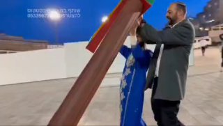 הרעשן הגדול בעולם לטענת יענקי סולומון שבנה אותו עם אחיו...