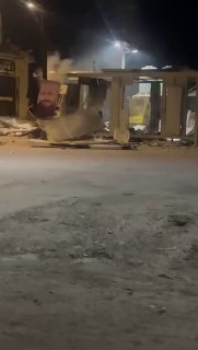 מסוק קרב תקף בכפר ירון שבדרום לבנון...