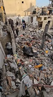 תיעוד ממחנה הפליטים ח'אן יונס הבוקר אחרי התקיפות הלילה...