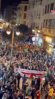 הפגנה לילית במרוקו במחאה על כך שישראל חידשה את הלחימה בעזה....