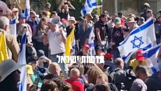 מנהיג המחאה משה רדמן על נתניהו: ''בוגד בעתיד ישראל, עברנו את...