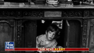 טראמפ החזיר את הכפתור האדום של דיאט קולה לחדר הסגלגל....