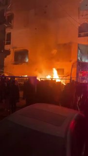 צור עולה באש...