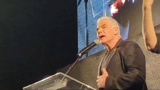 יאיר לפיד לעינב צנגאוקר מהבמה בהבימה:...