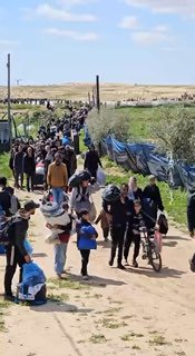 העזתים ממשיכים להתפנות מתל א-סולטאן ברפיח...