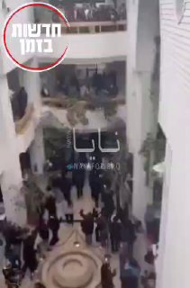 דרמה בטורקיה: המפגינים נכנסו כעת לארמונו של ארדואן...