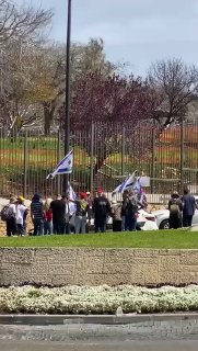 מפגינים ניסו להטיל מצור על הכנסת באמצעות רכביהם הפרטיים,...