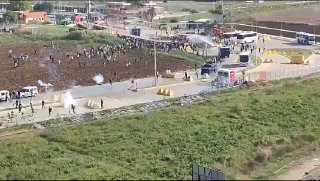 הפגנות מול הבסיס האמריקני אינצ'רליק בטורקיה. כוחות הביטחון...