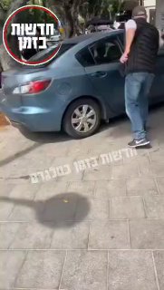 תיעוד: תושב נתניה נעצר בחשד שנהג בגילופין במרכז העיר תוך שהוא...