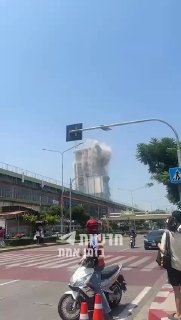 תיעוד: אחד הבניינים שקרסו בבנגקוק שבתאילנד כתוצאה מרעידת...