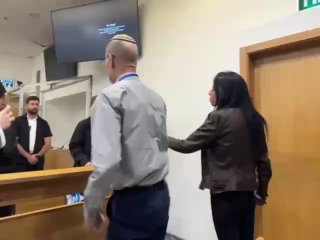 ‏עינב צנגאוקר מסרה לנתניהו מכתב בזמן עדותו...