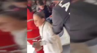 עזה: סרטון שזכה לתהודה ברשתות החברתיות, בו נראה ילד שנפצע...