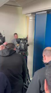 התור של אנשי התקשורת שרוצים להיכנס לפגישת טראמפ-נתניהו בבית...