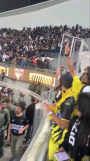 גיא הוכמן באזור מלחמה😂...