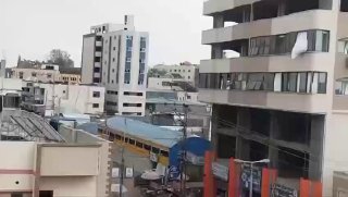 תיעוד מטורף מתקיפת בניין העירייה בדיר אל באלח...