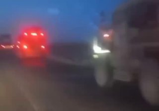 תיעוד מסוריה- שיירה אמריקאית נסוגה מבסיס קונוקו בנפת דיר...