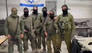 לוחמי גדוד 920 בחטיבת ׳ההרים׳ (810) מאחלים חג שמח ושבת שלום לכל עם...