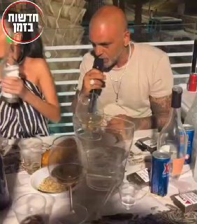 זיופי קריוקי...