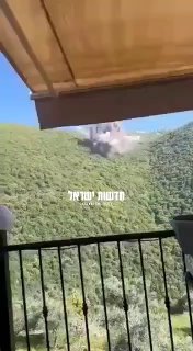 יושבים במסעדה ומצלמים תקיפות בלבנון...