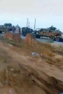 פקיסטן מעבירה ציוד כבד לגבול עם הודו...